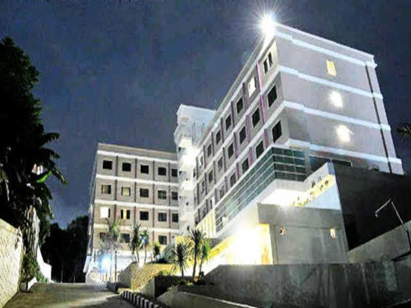 D'Primahotel Balikpapan Extérieur photo