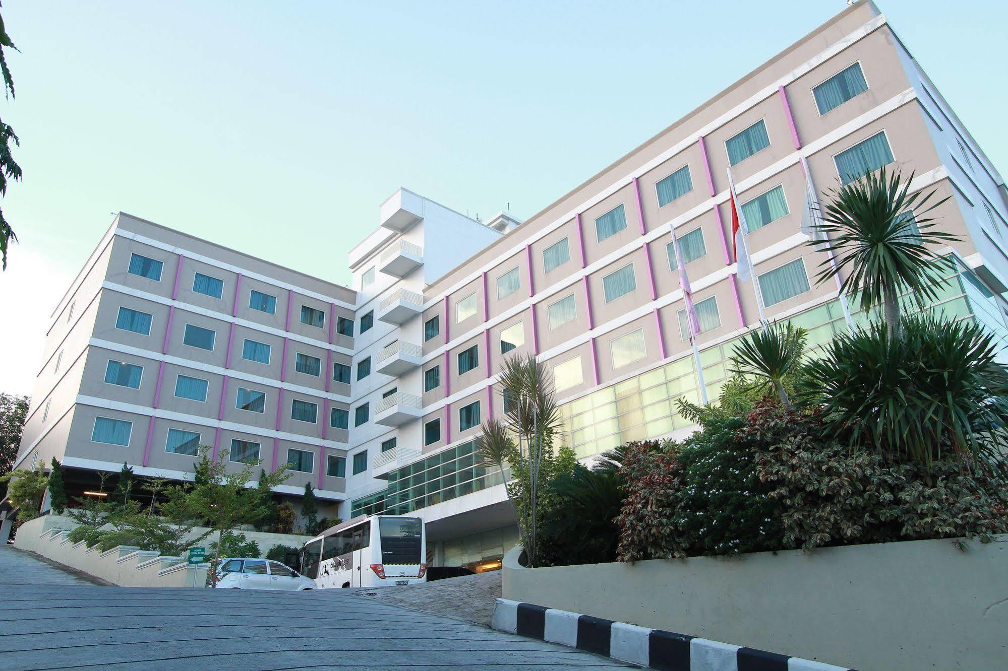 D'Primahotel Balikpapan Extérieur photo