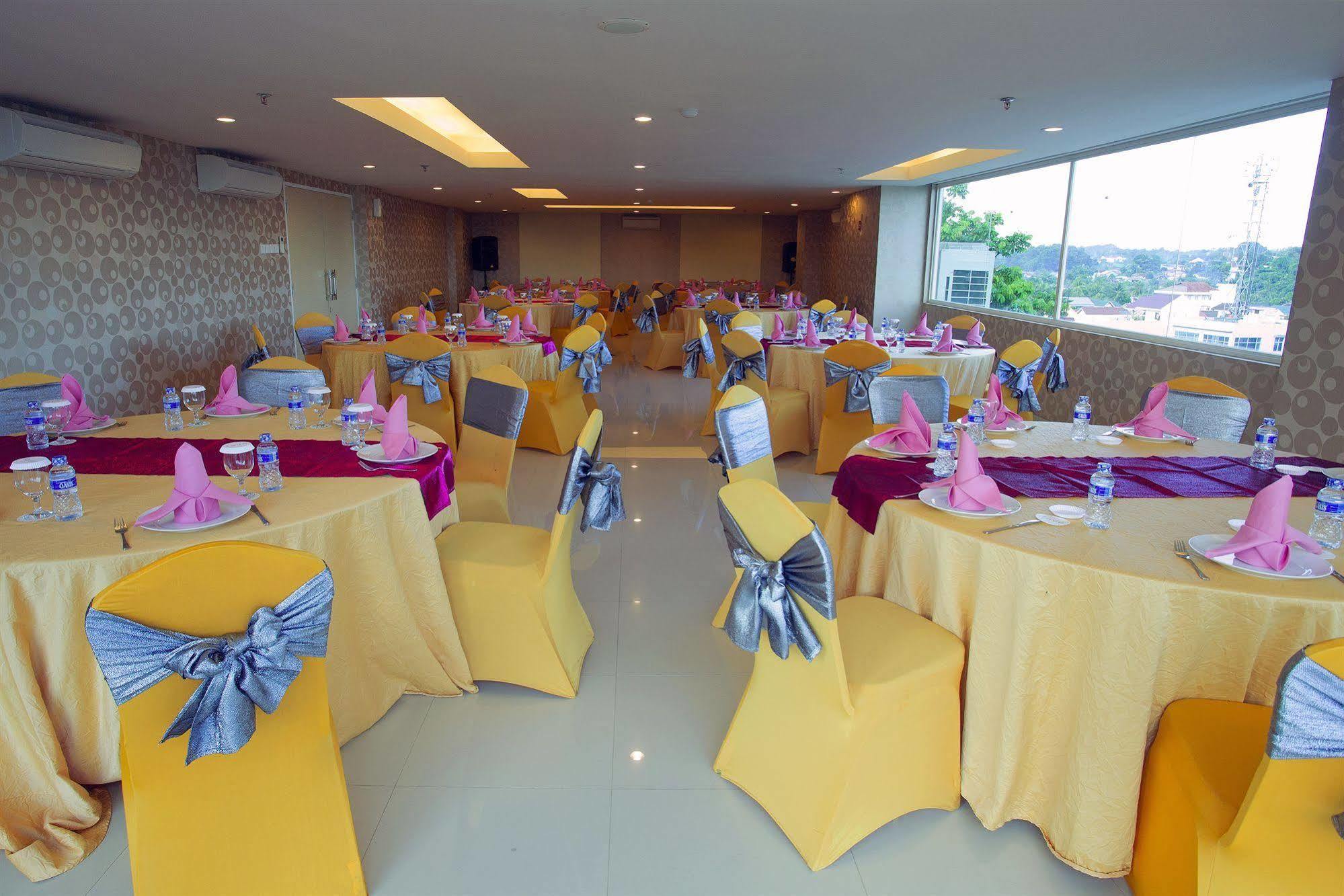 D'Primahotel Balikpapan Extérieur photo