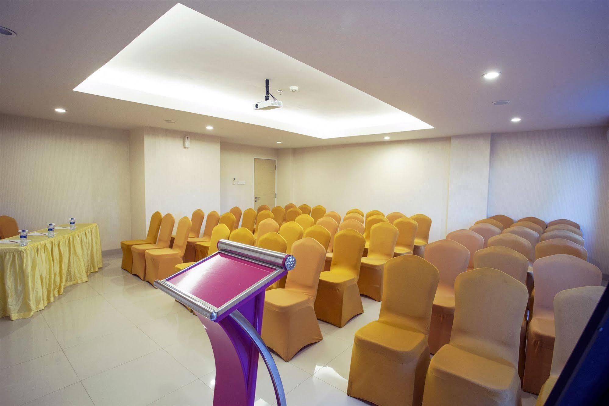 D'Primahotel Balikpapan Extérieur photo